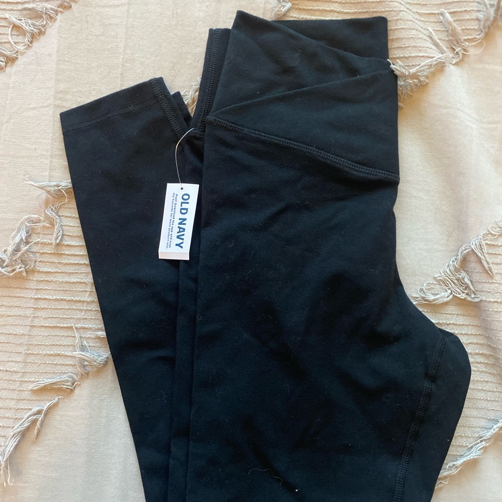 Extra High-Waisted PowerChill Crossover 7/8-Length Leggings